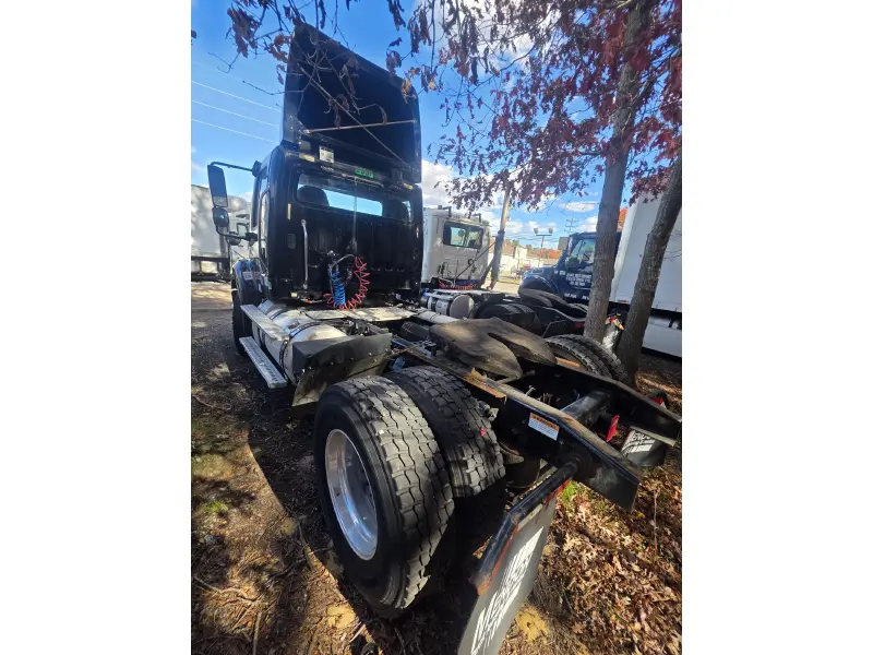 2017 FREIGHTLINER T1