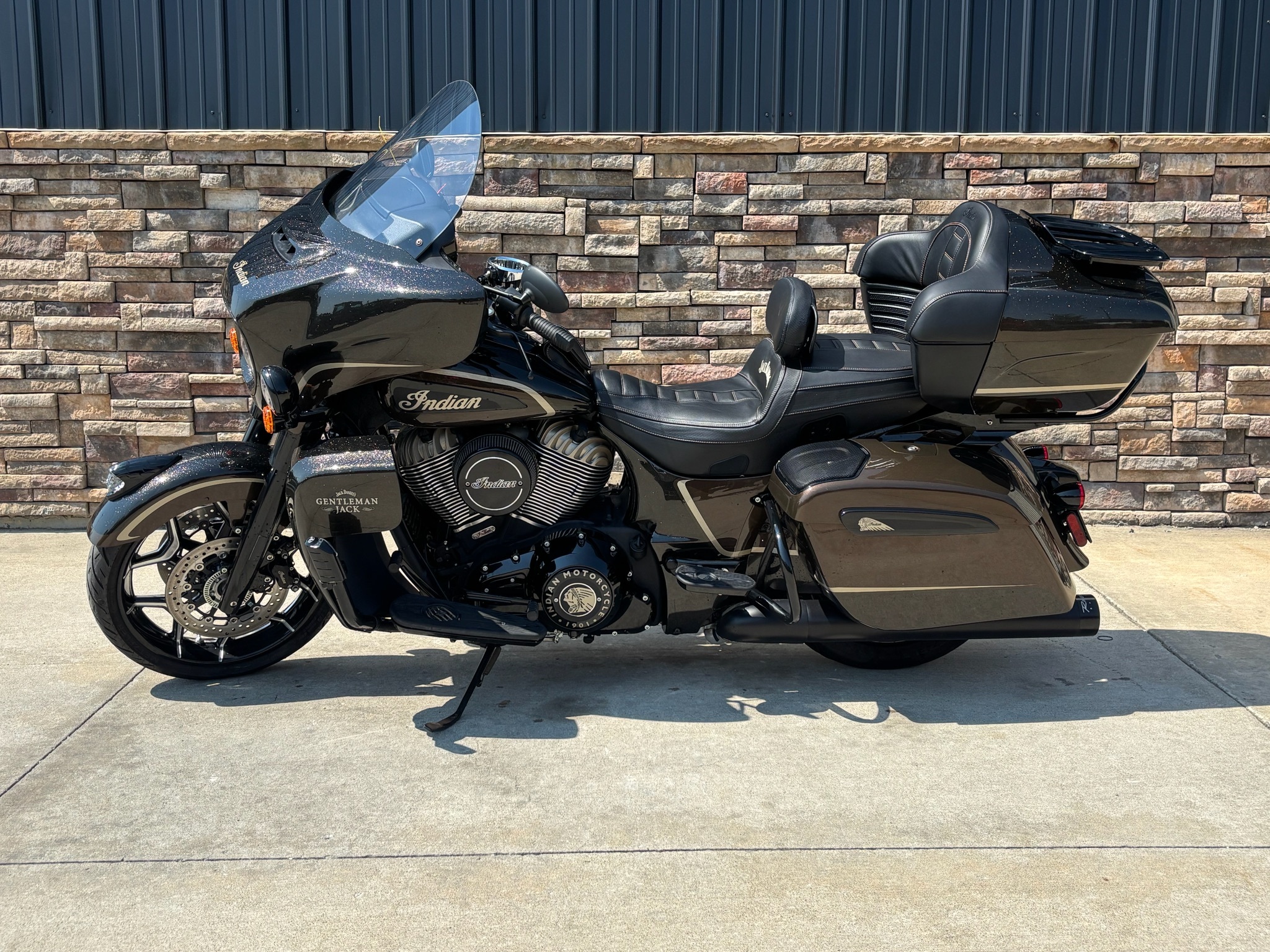 2021 Indian Motorcycle Roadmaster® Dark Horse® Jack Daniel's® Limited Edition DARK HORSE JACK DANIELS LIMITED EDITION in Columbia, MO