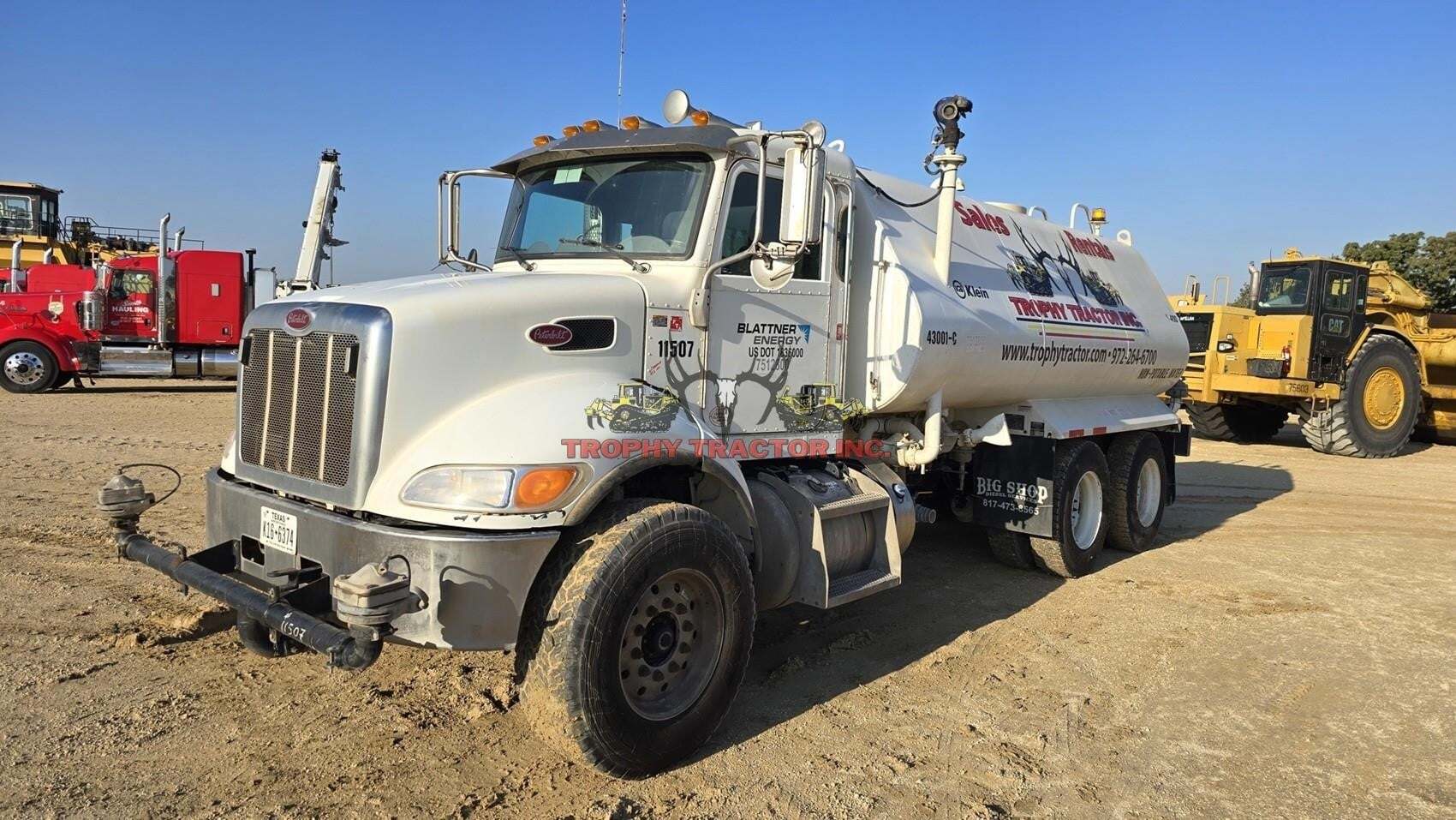2020 PETERBILT 348 in Burleson, TX