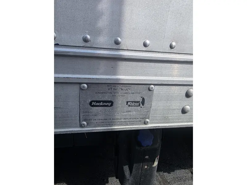 2018 HINO 195
