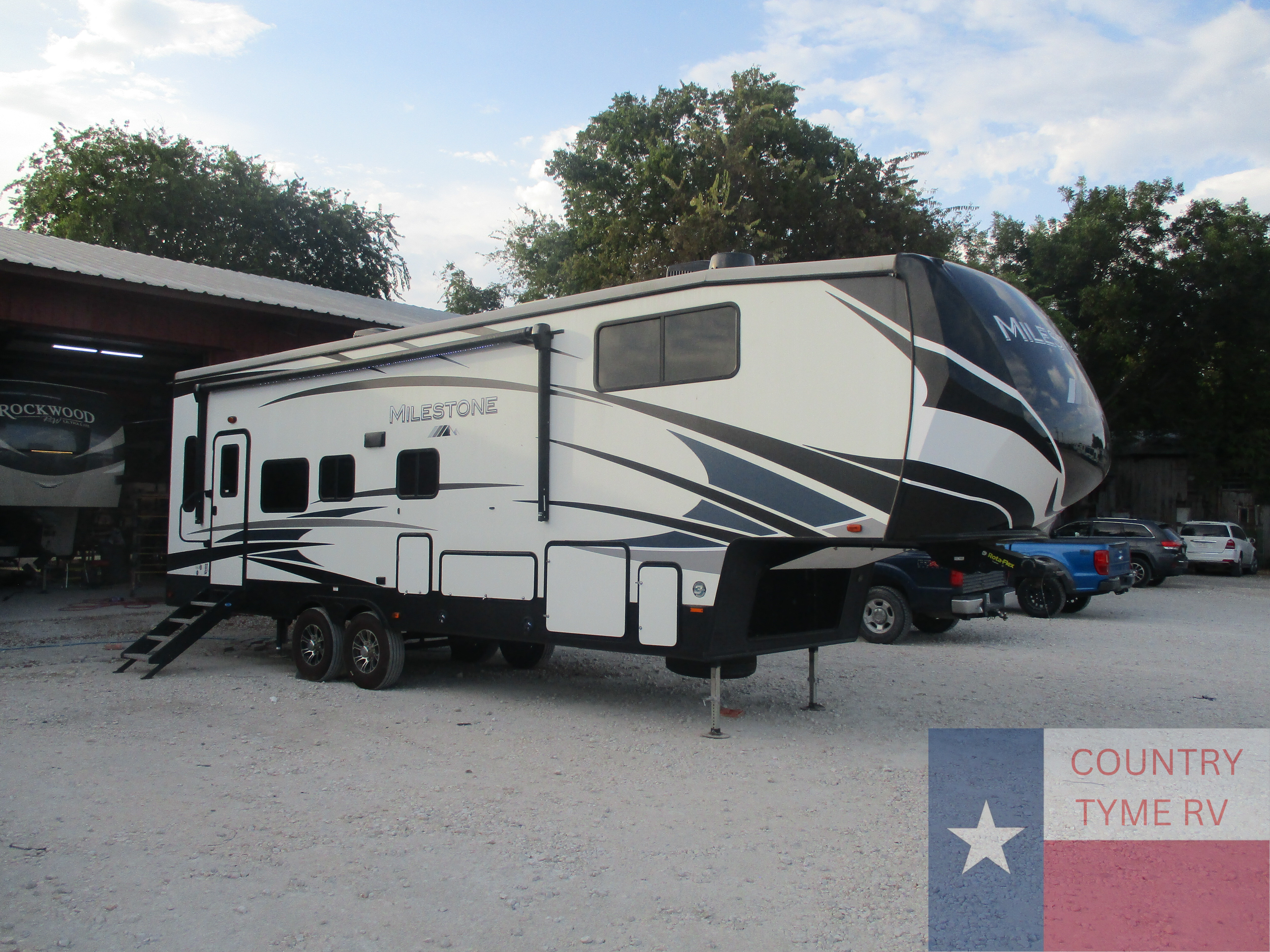 2020 Heartland Milestone 317RL in georgetown TX