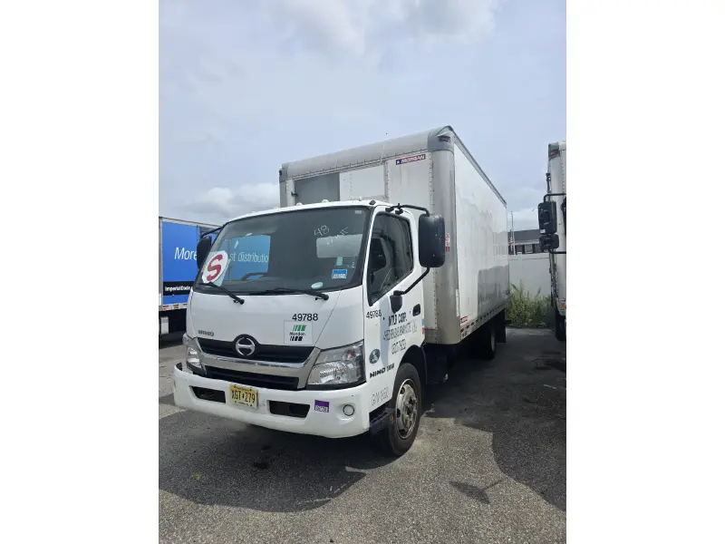 2019 HINO 195