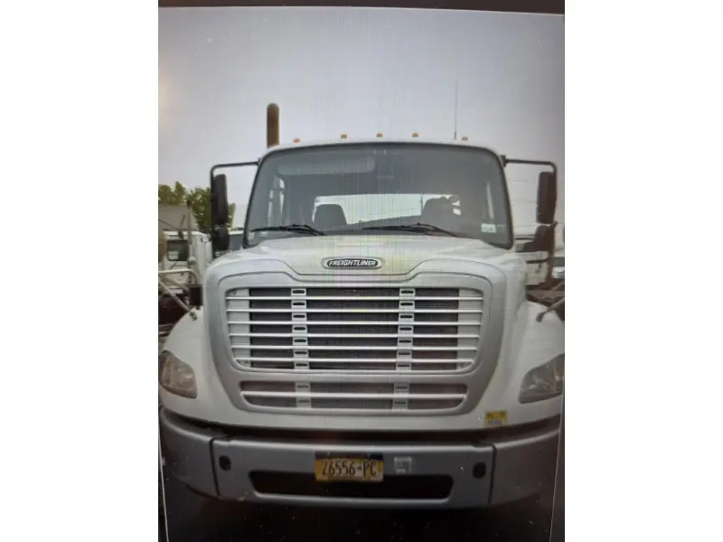 2013 FREIGHTLINER M2
