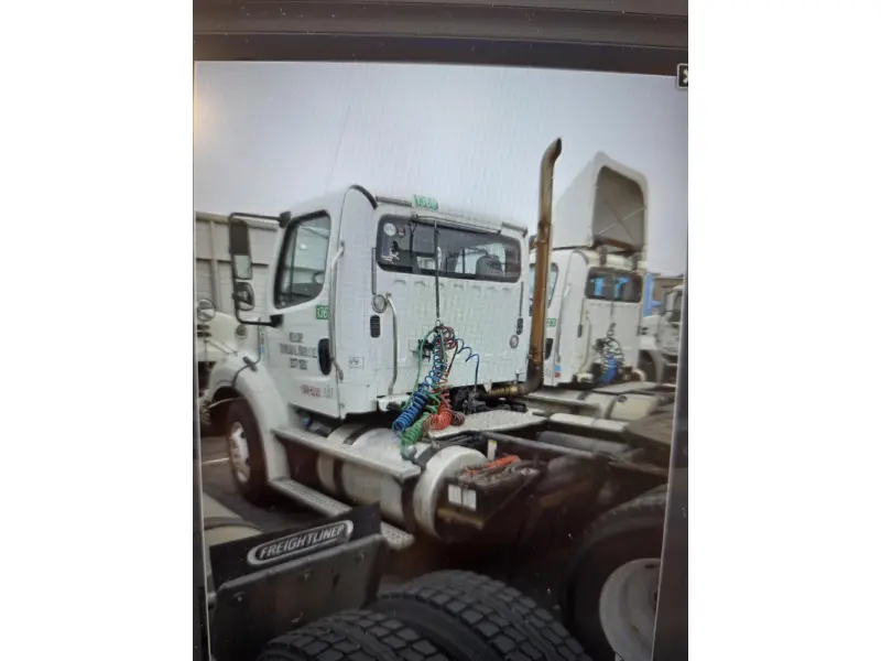 2013 FREIGHTLINER M2