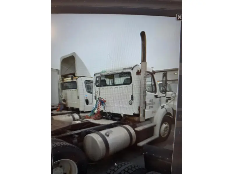2013 FREIGHTLINER M2