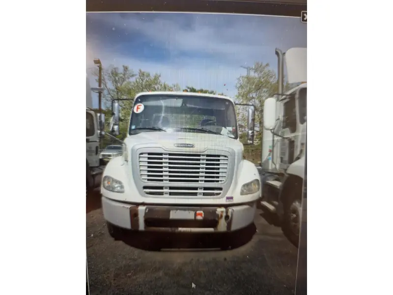 2014 FREIGHTLINER M2