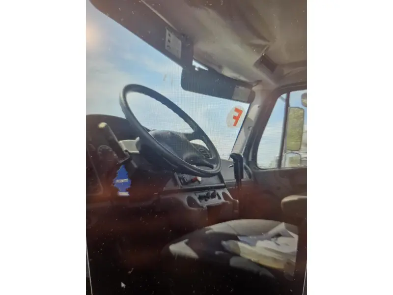 2014 FREIGHTLINER M2