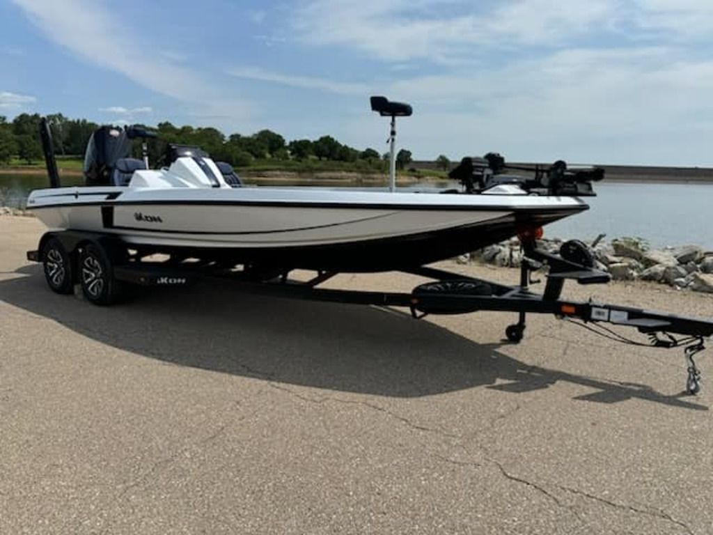 2024 Ikon LX20 in perry KS