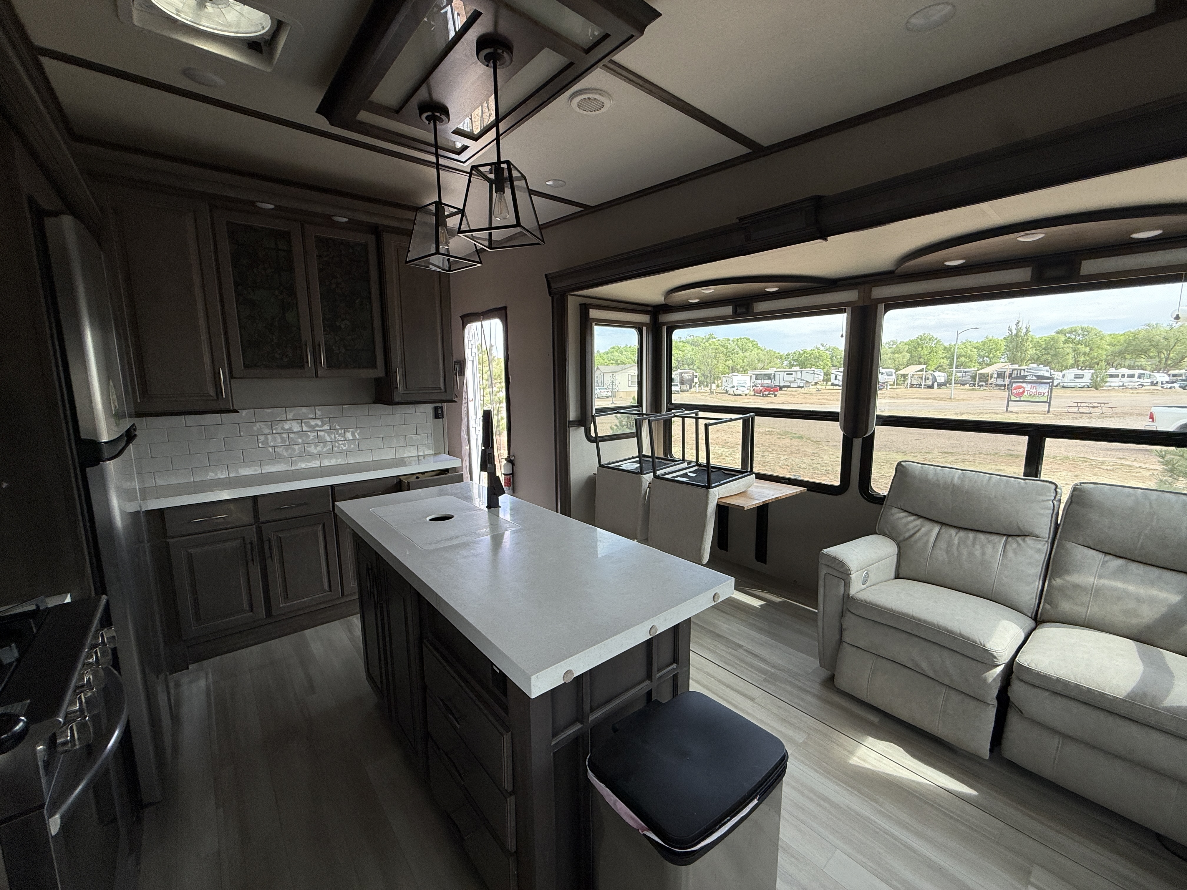 2022 Grand Design SOLITUDE S-CLASS 3740BH RV