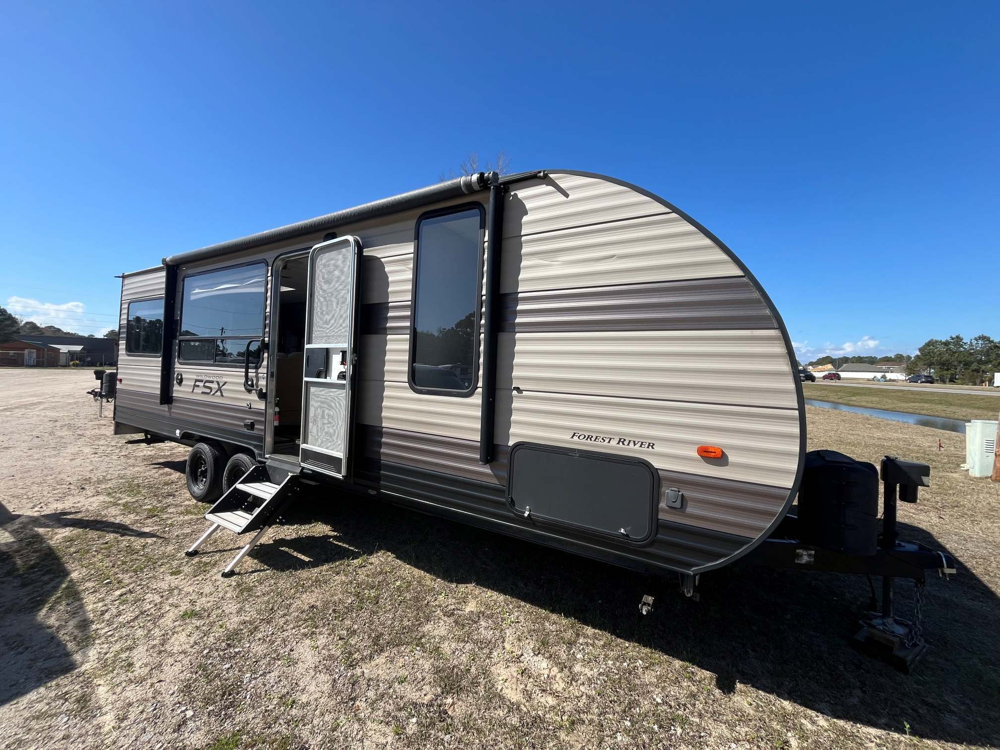 2019 Forest River WILDWOOD FSX Travel Trailer Toy Hauler RV
