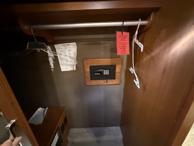 2018 TIFFIN MOTORHOMES ALLEGRO BUS 40SP