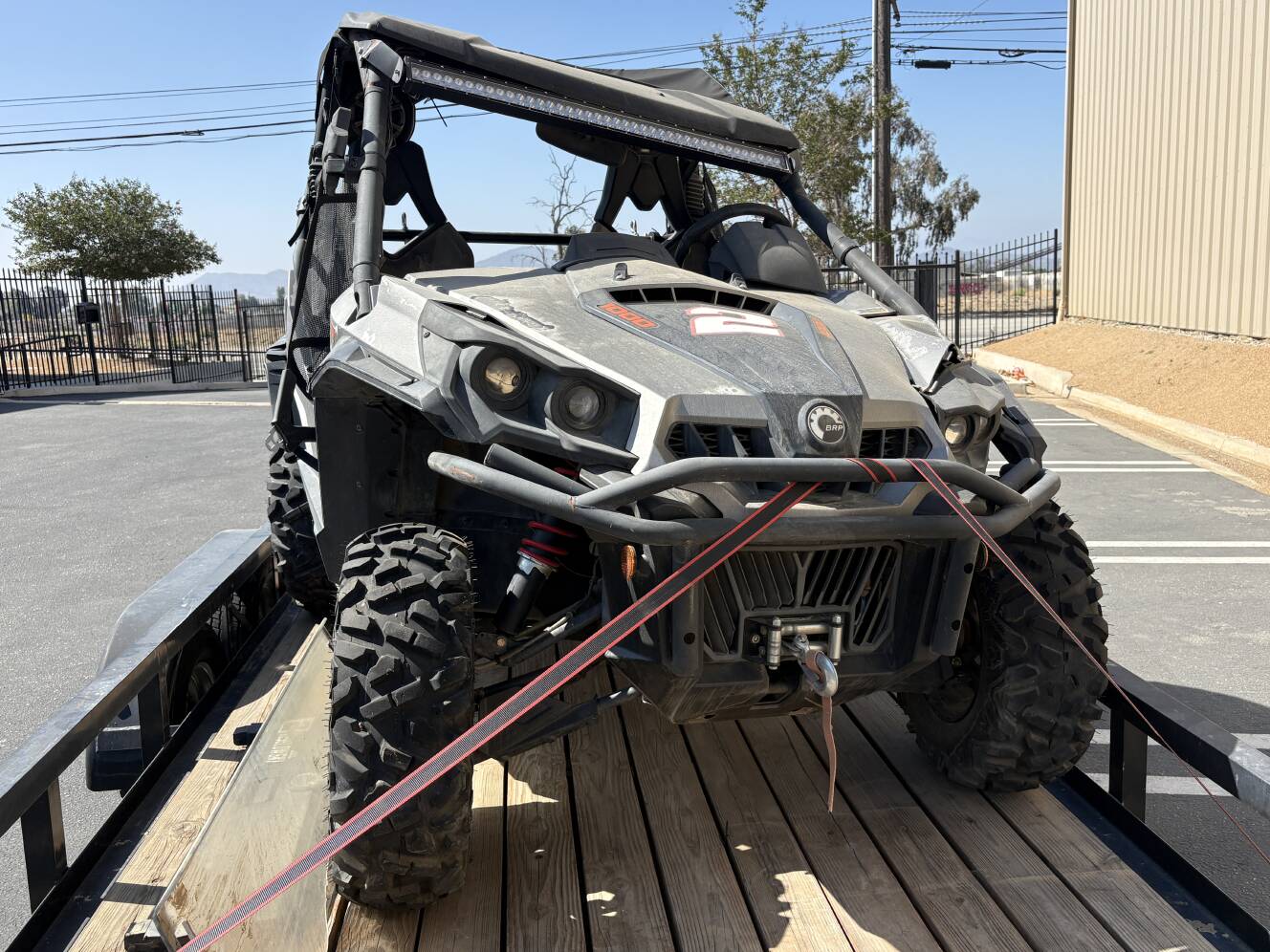A photo of this 2016 Can-Am COMMANDER 1000