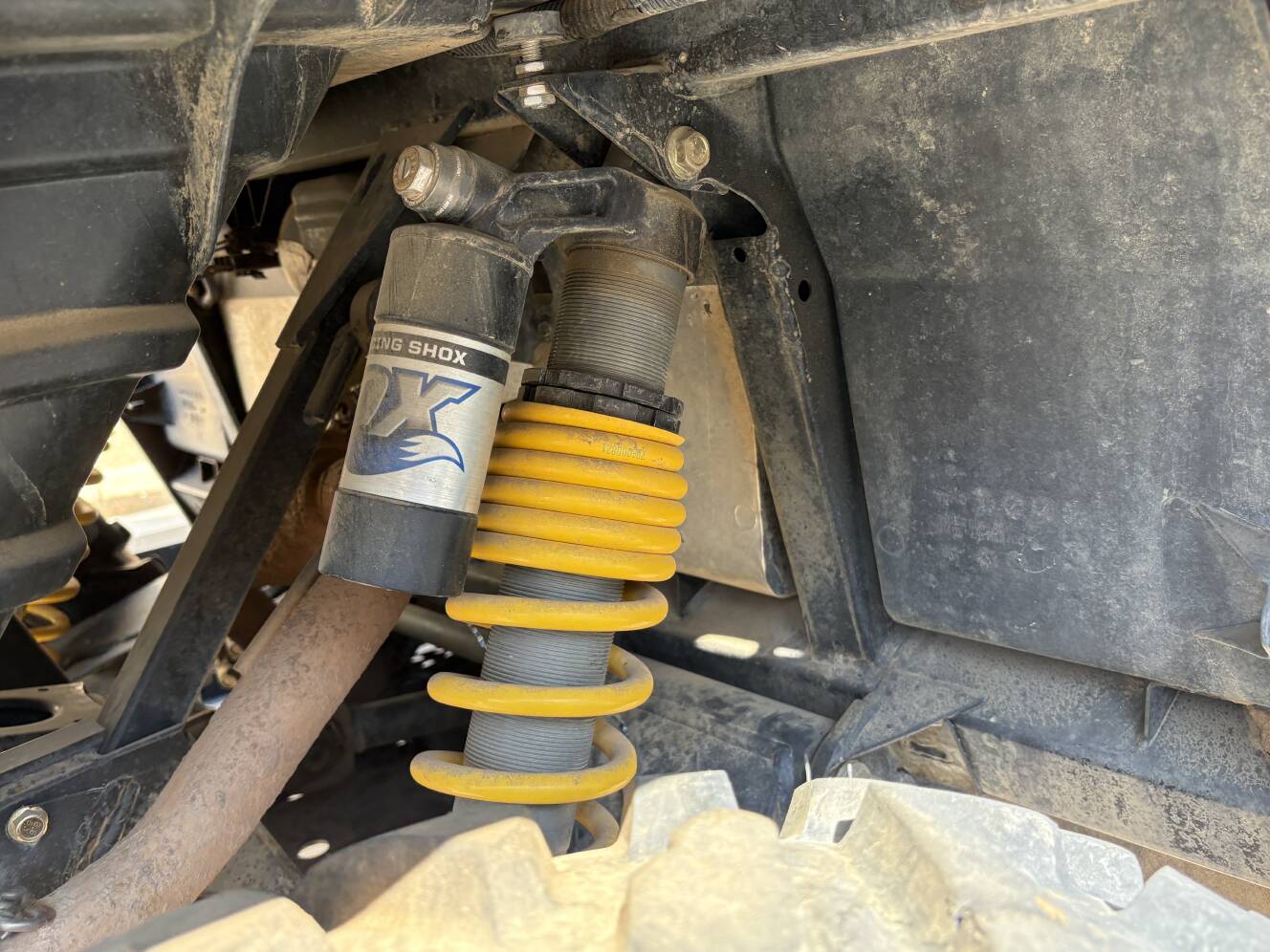 A photo of this 2016 Can-Am COMMANDER 1000