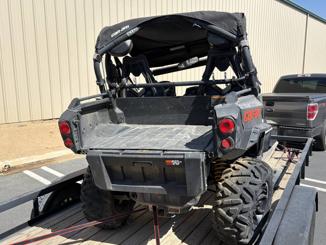 A photo of this 2016 Can-Am COMMANDER 1000