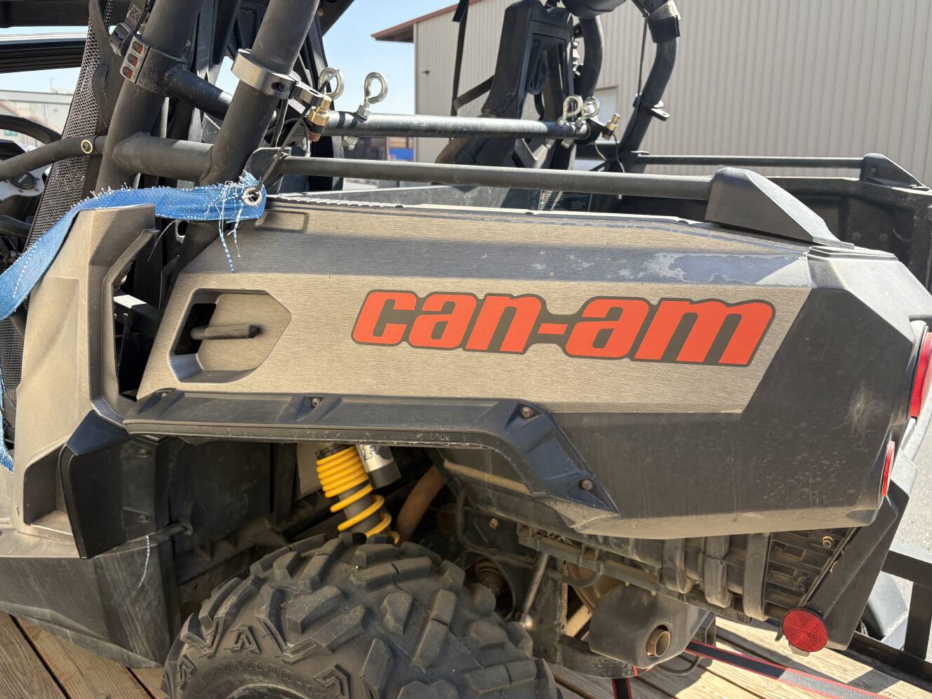 A photo of this 2016 Can-Am COMMANDER 1000