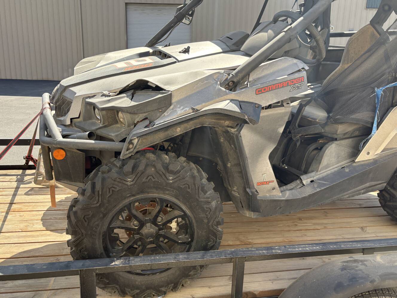 A photo of this 2016 Can-Am COMMANDER 1000