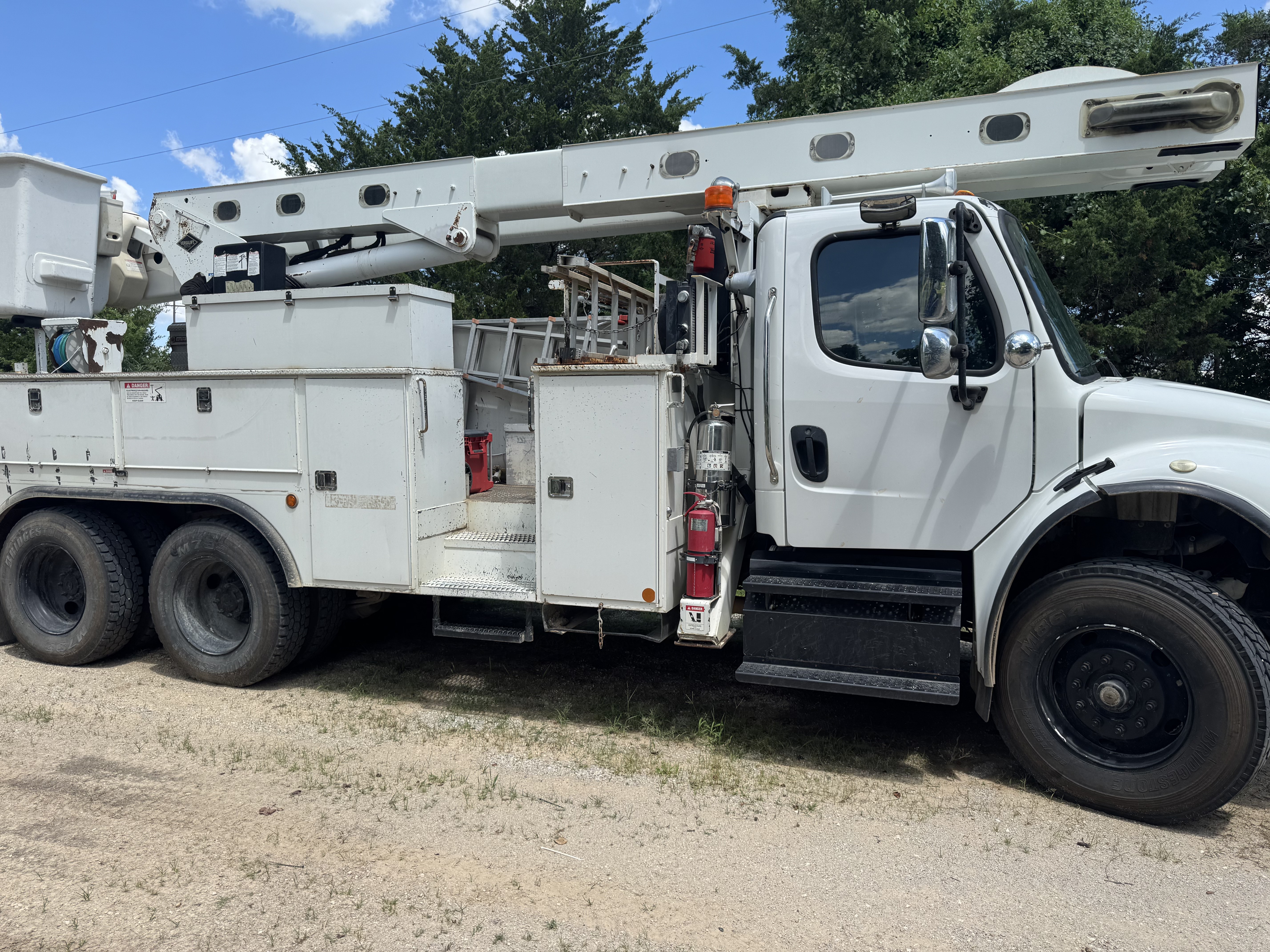 2013 FREIGHTLINER BUSINESS CLASS M2 in Winfield, KS