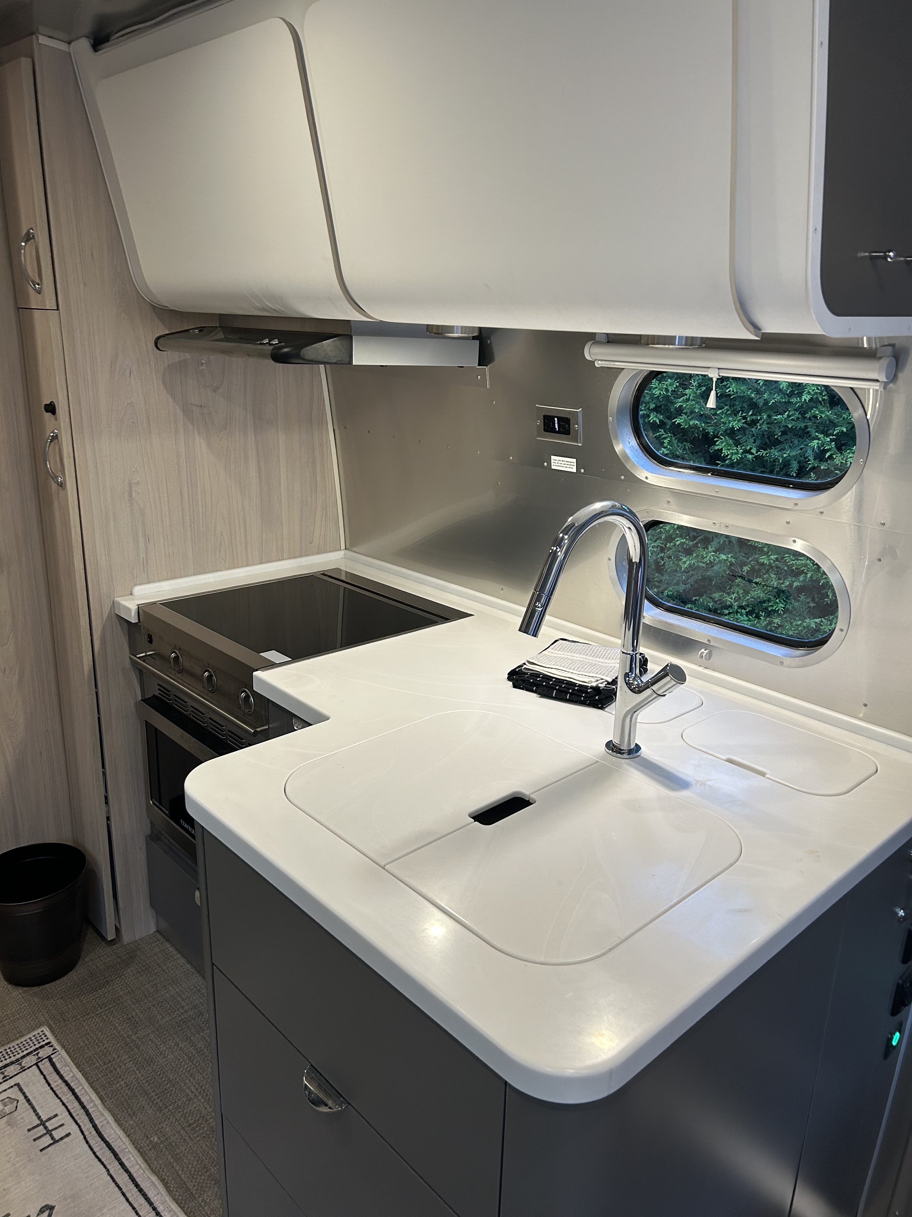 2022 Airstream GLOBETROTTER 25FBT in hollidaysburg PA