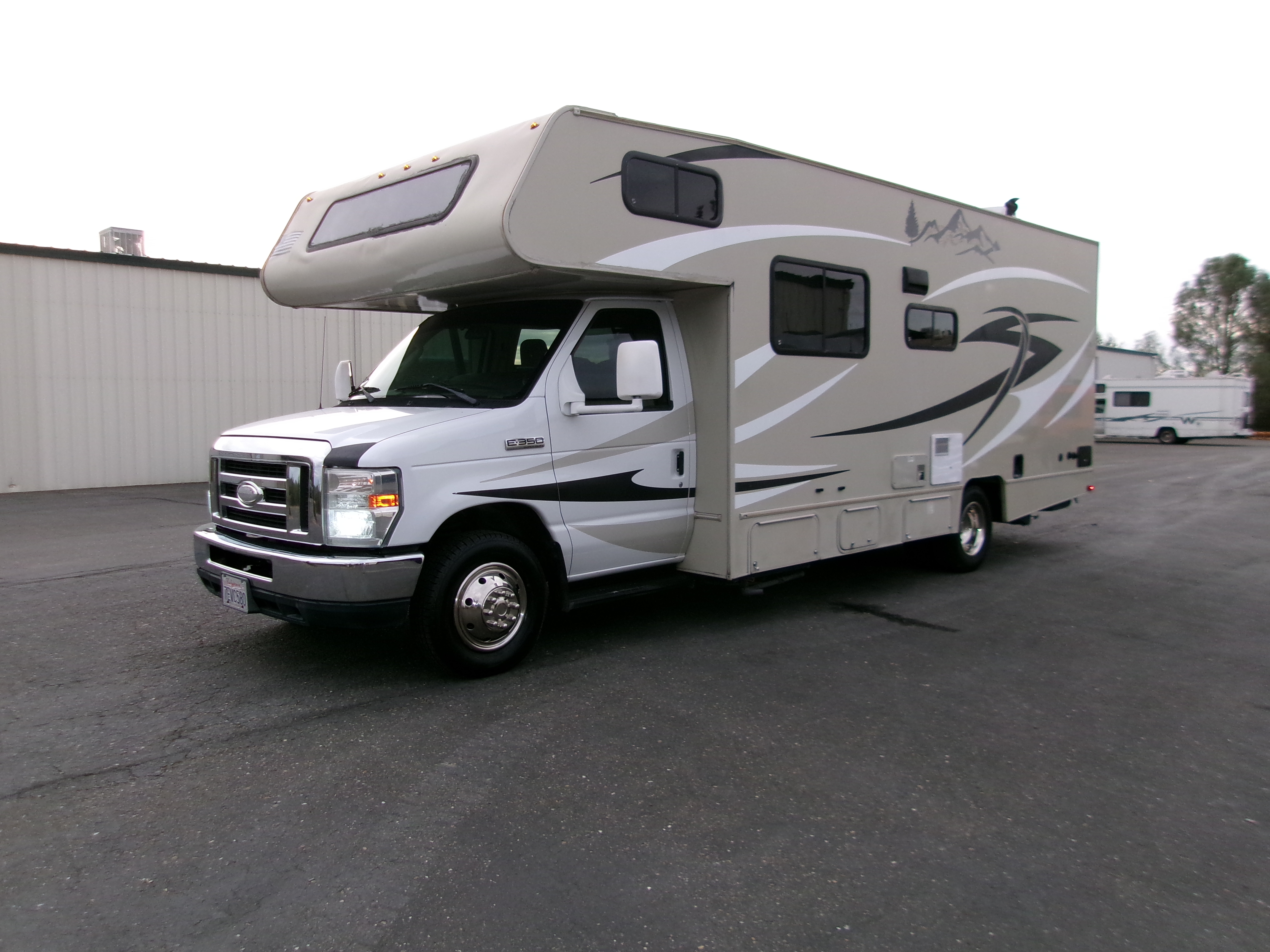 2015 Coachmen LEPRECHAUN 230 CB in placerville CA