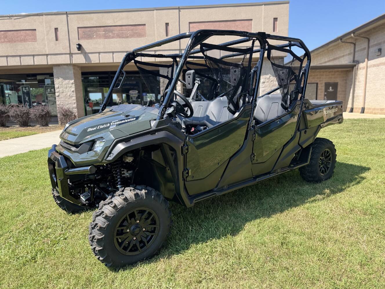 A photo of this 2025 Honda PIONEER 1000-6 DELUXE CREW