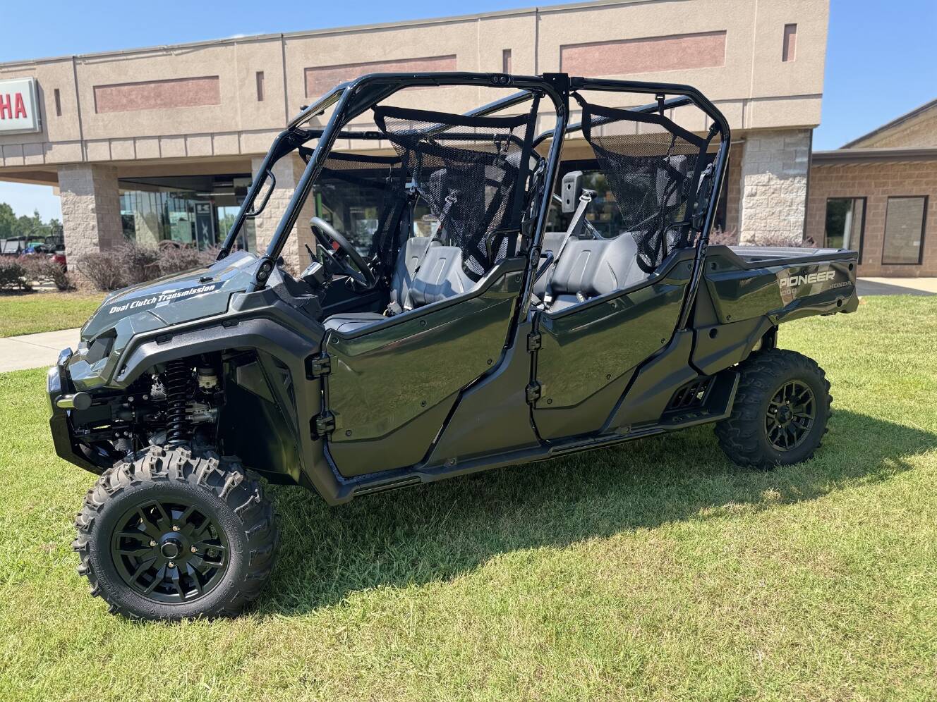 A photo of this 2025 Honda PIONEER 1000-6 DELUXE CREW