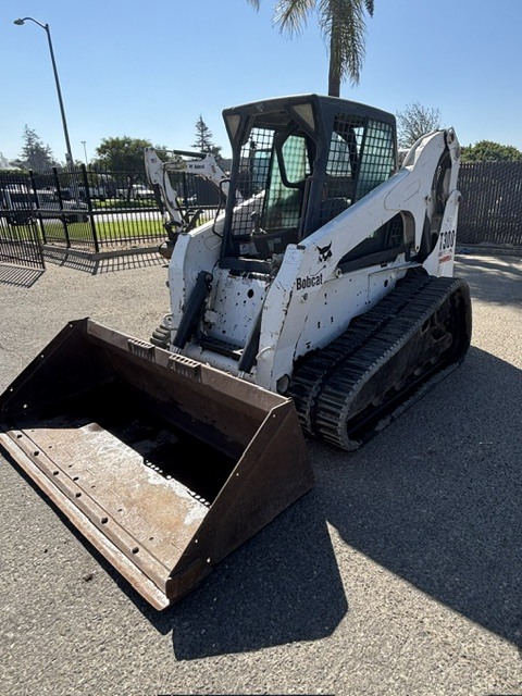 2003 BOBCAT T300 in Bakersfield, CA