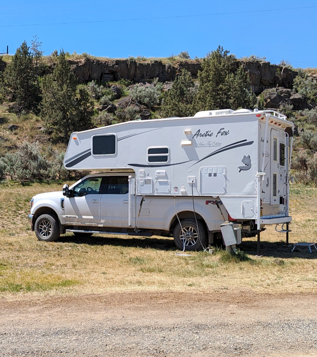 2006 Northwood Mfg ARCTIC FOX CAMPER 990 in prineville OR