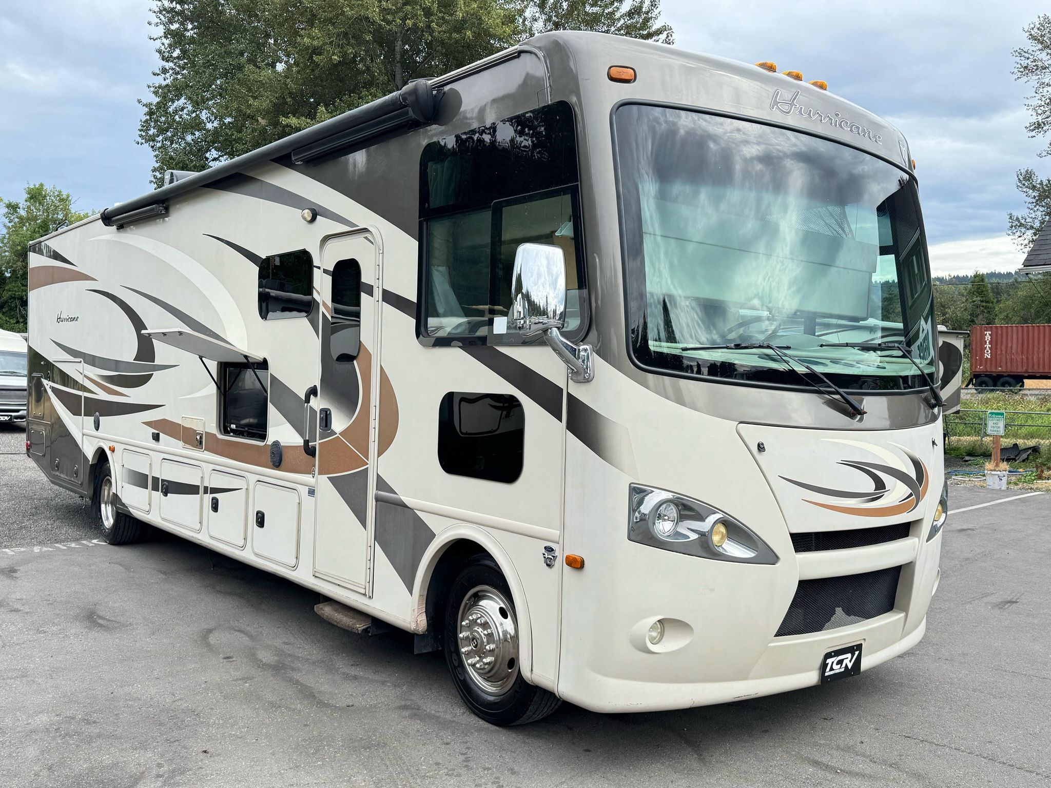 2016 Thor Hurricane RV