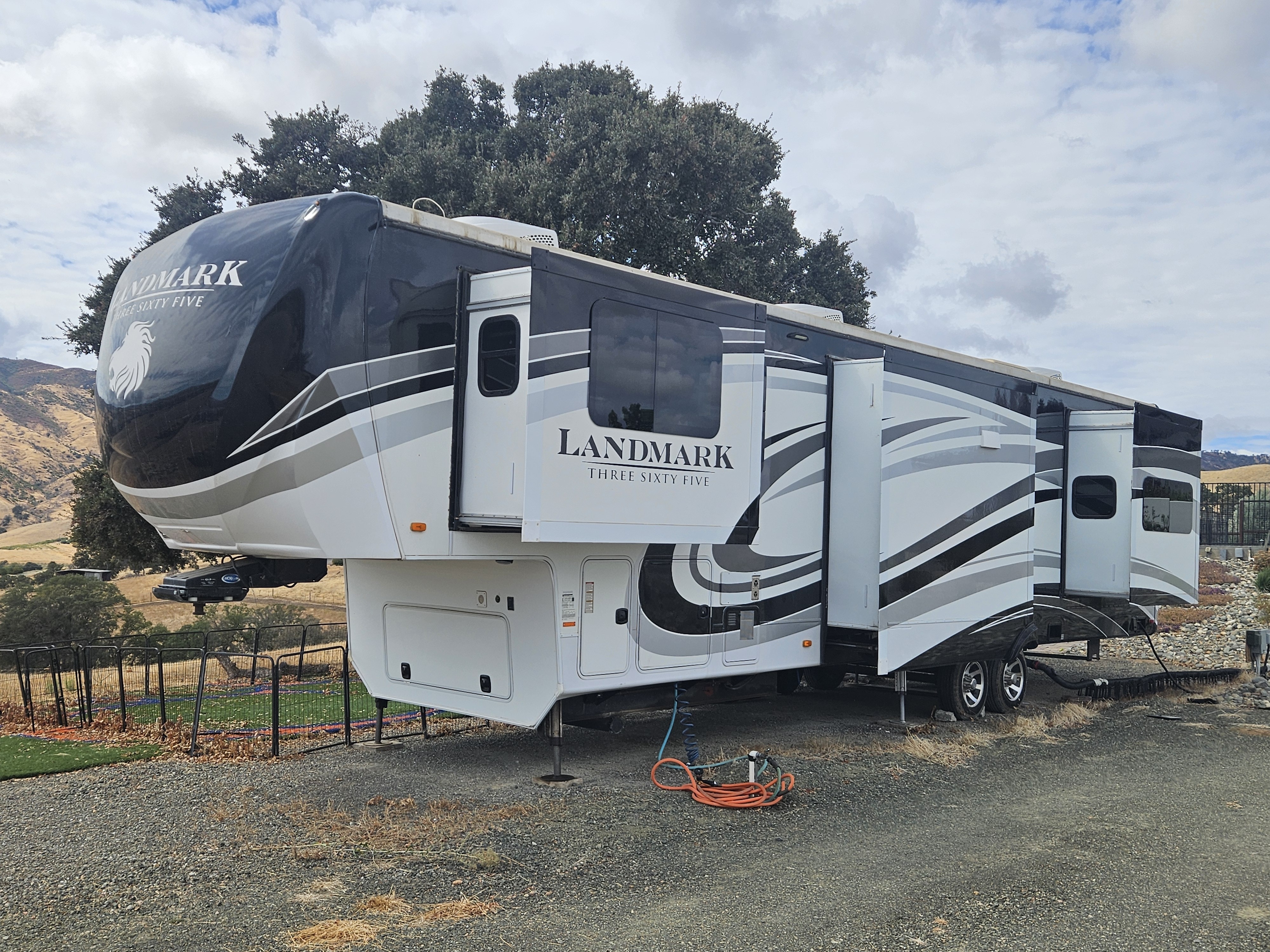 2016 Heartland LANDMARK 365 LM MADISON in winters CA