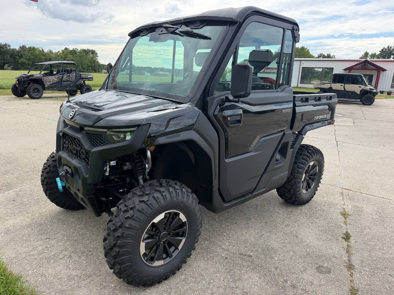 A photo of this 2027 CFMOTO UFORCE U10 Pro Highland EPS