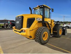 2023 JCB 427