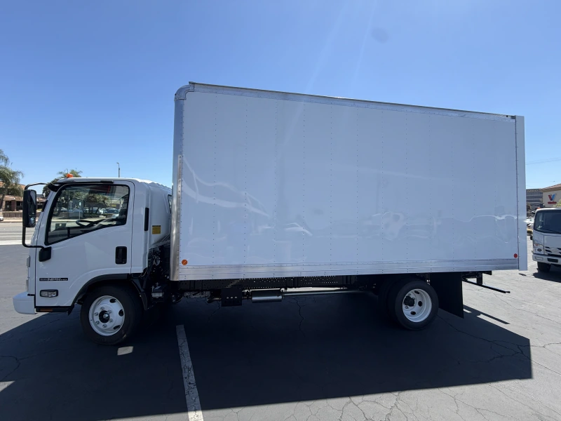 2026 ISUZU NPR HD GAS 18'