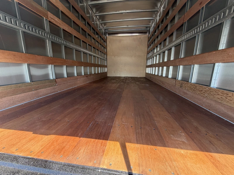 2026 ISUZU NPR HD GAS 18'