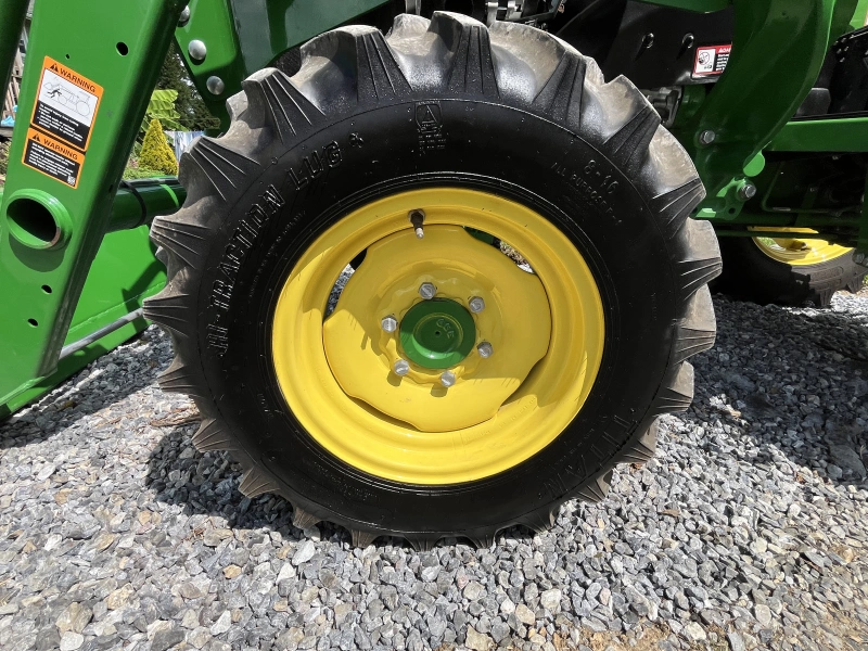 2024 JOHN DEERE 4044M