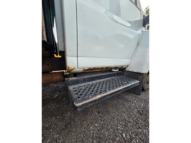 2004 CHEVROLET-GMC 5500 TOPKICK
