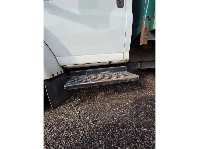 2004 CHEVROLET-GMC 5500 TOPKICK