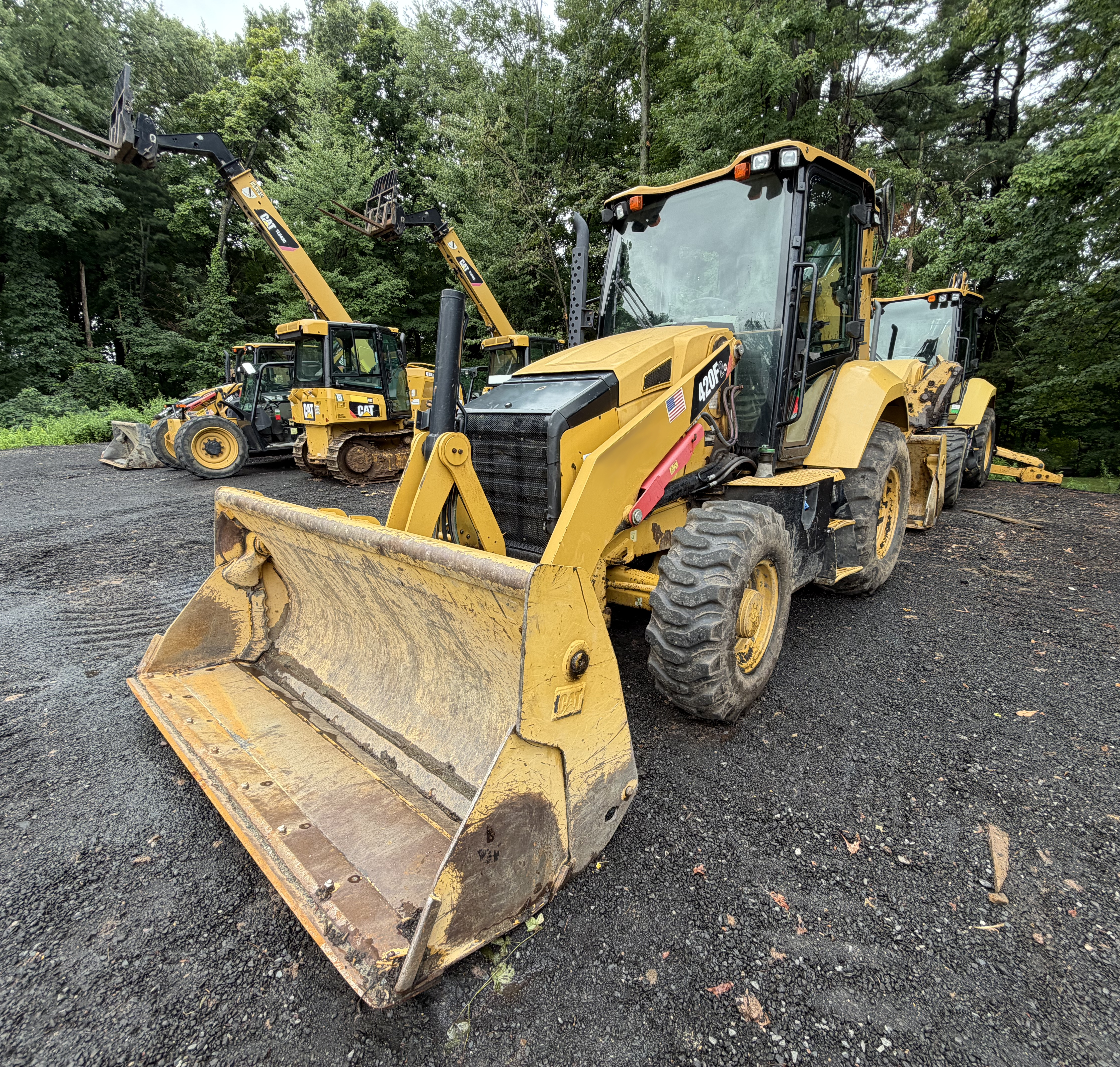 2015 CATERPILLAR 420F2 in Spring City, PA