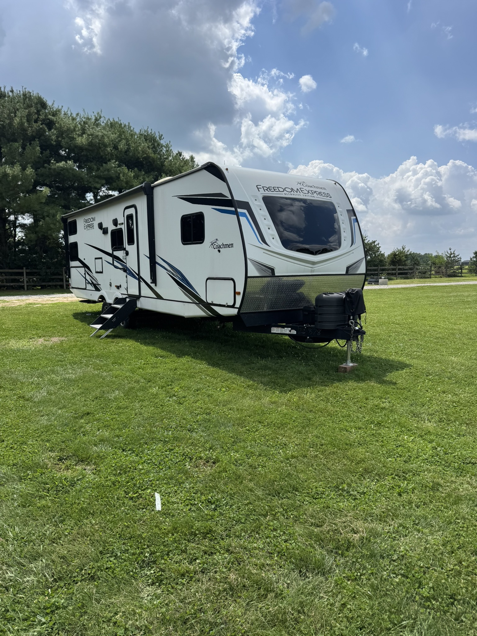 2023 Coachmen FREEDOM EXPRESS ULTRA LITE 294BHDS RV
