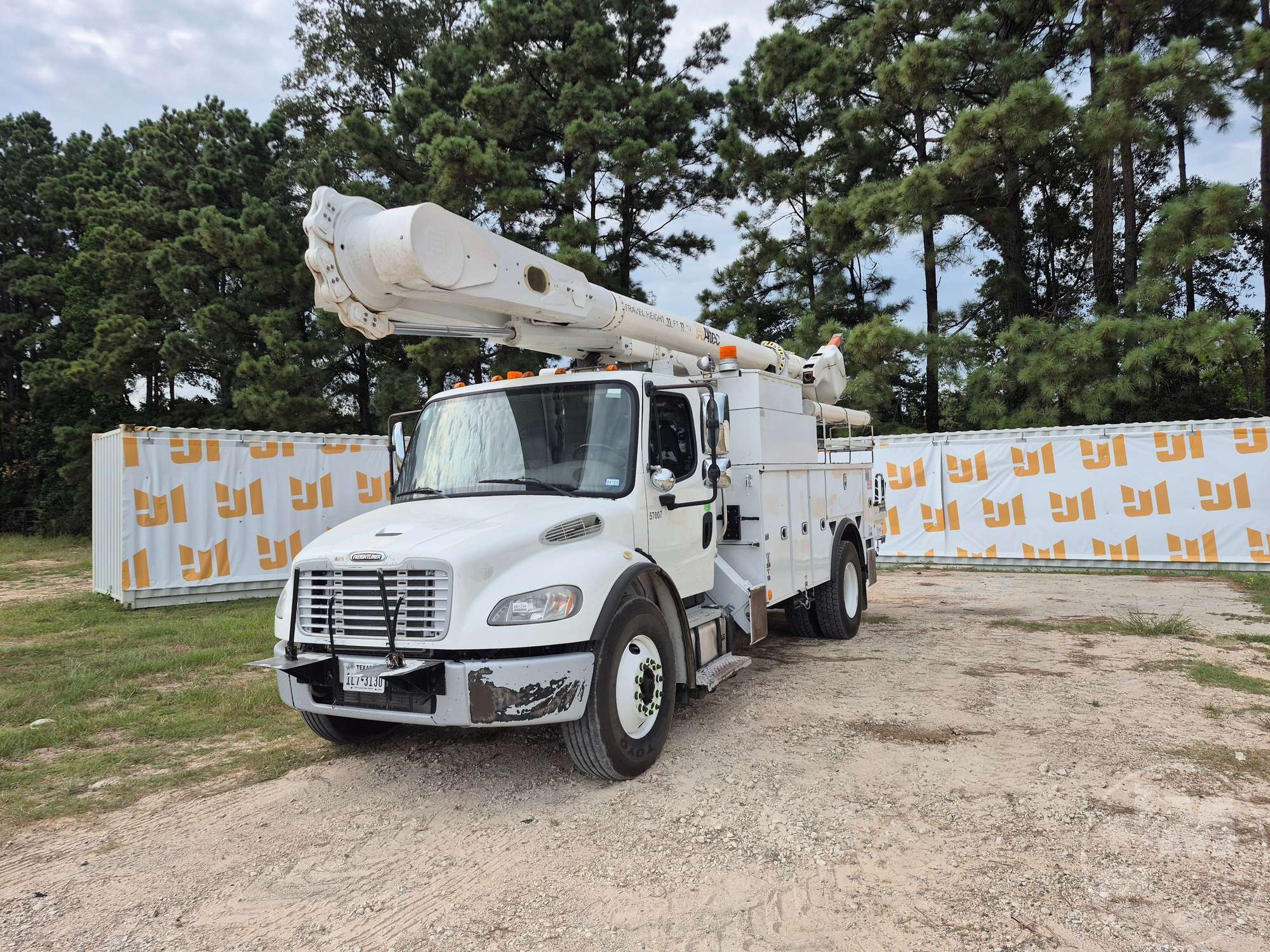 2016 FREIGHTLINER M2 in Cleveland, TX