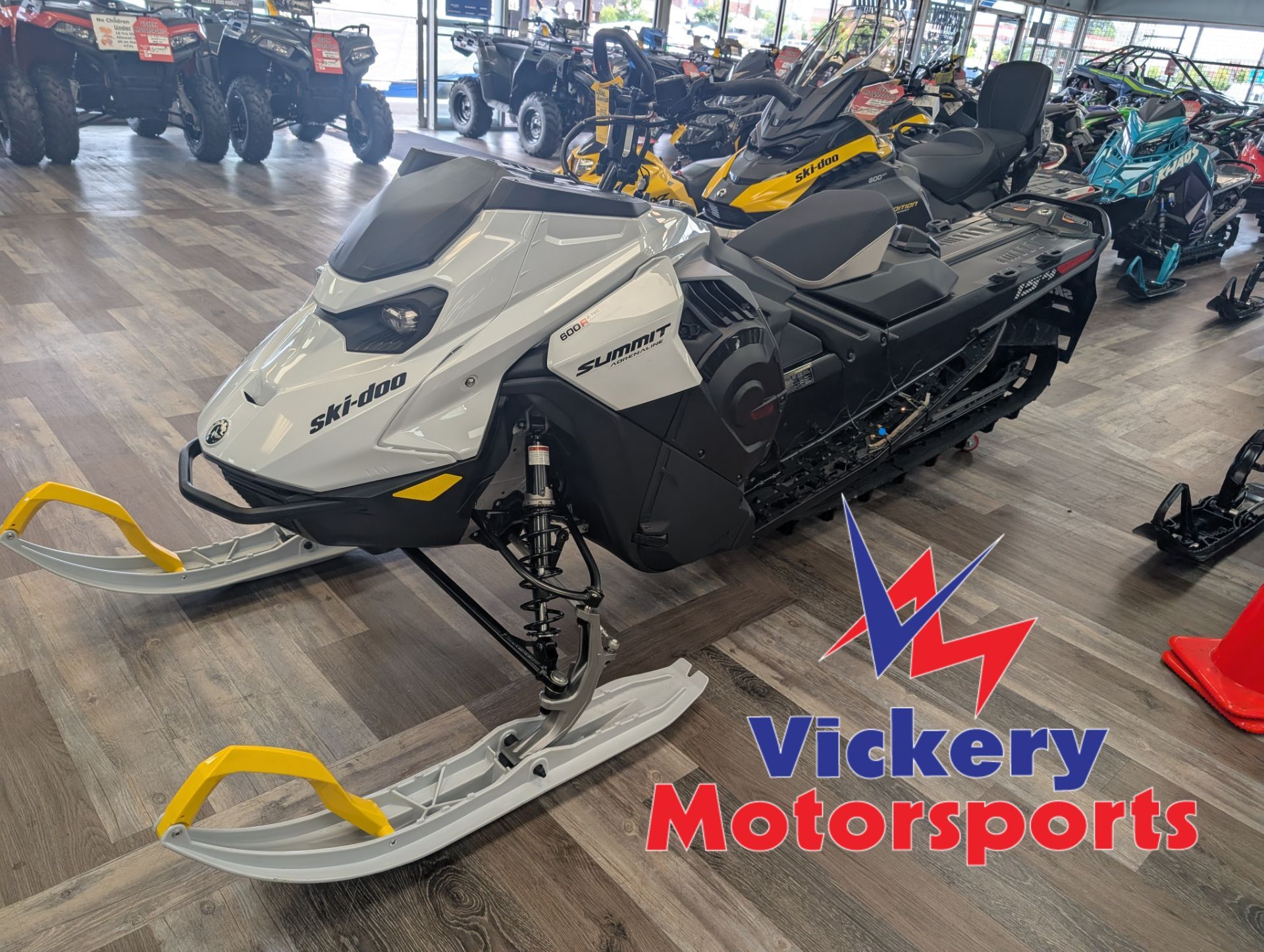 2026 Ski-Doo Summit Adrenaline 154 600R E-TEC SHOT PowderMax Light  850 E-TEC 154 2.5 in denver CO