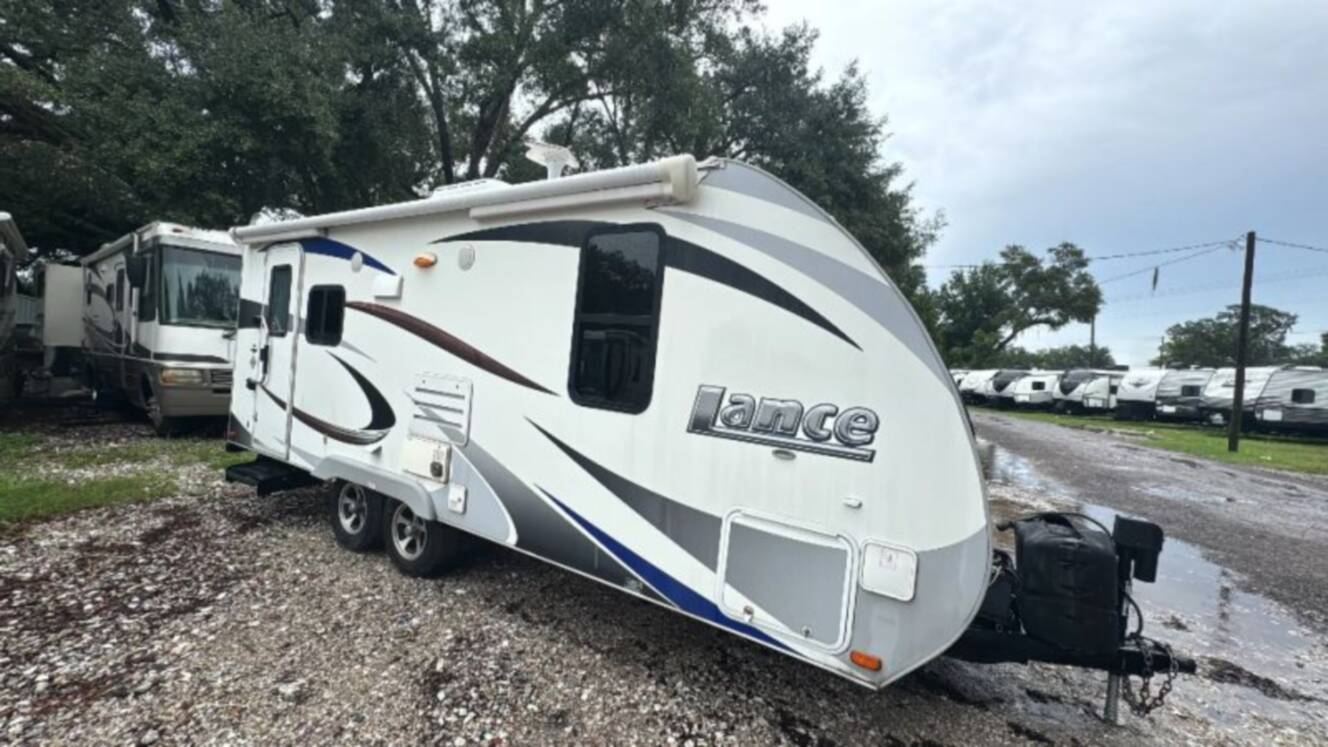 A photo of this 2016 Lance Lance 1995