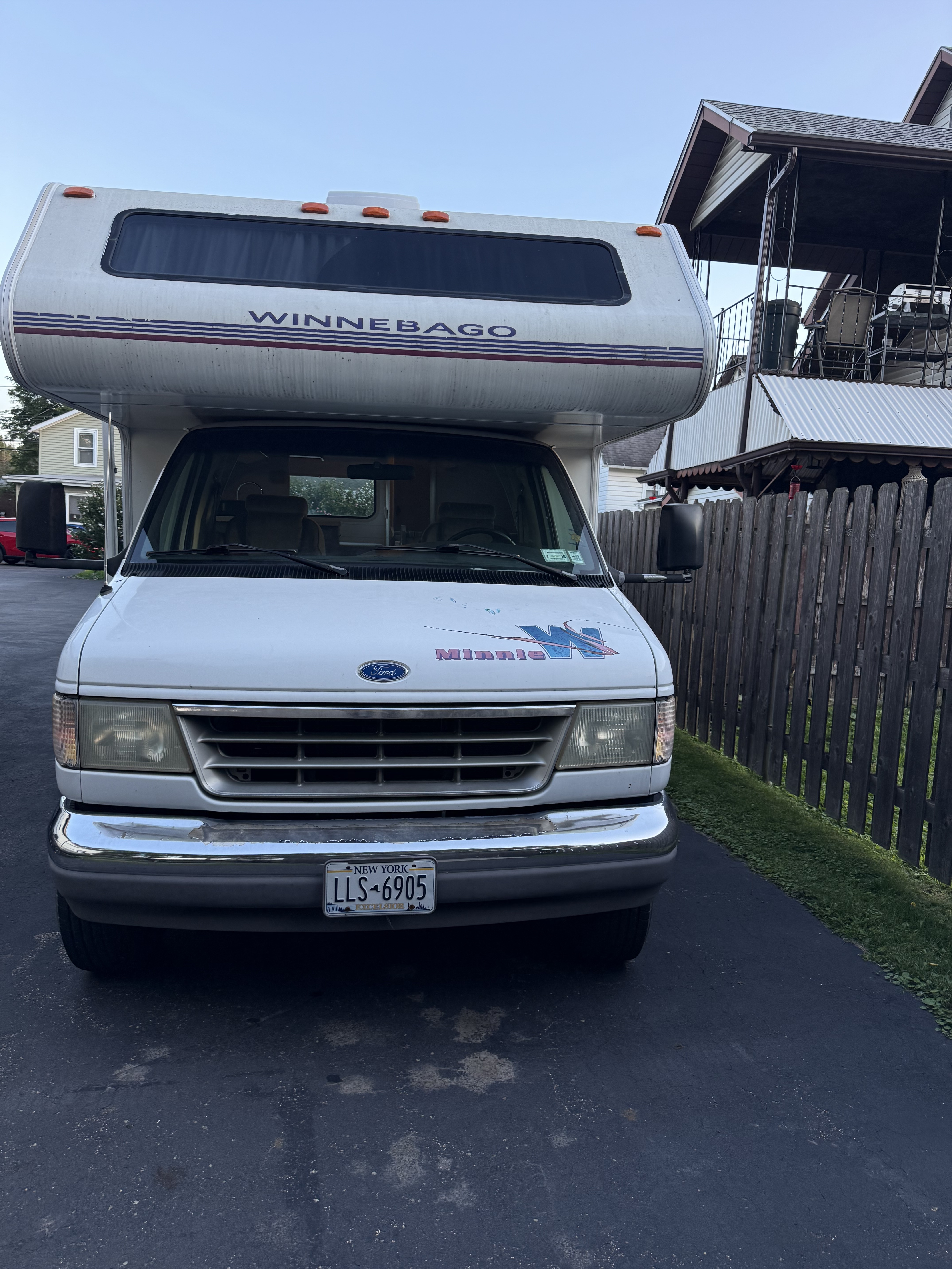 1996 Winnebago MINNIE WF3240 in olean NY