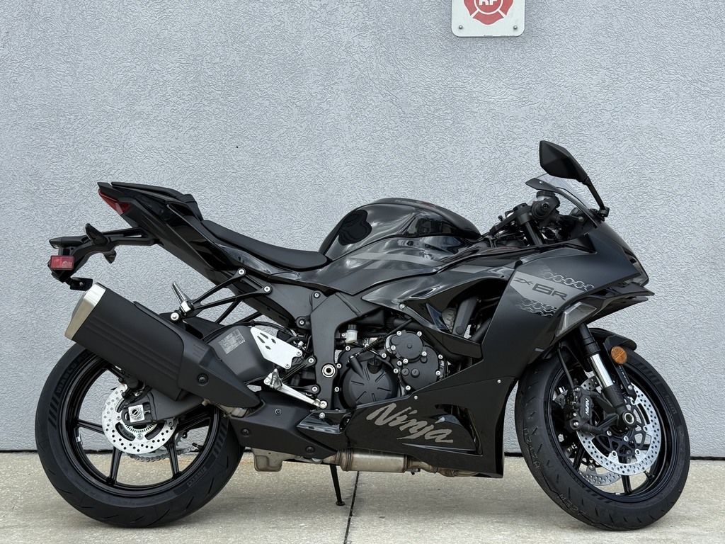 2027 Kawasaki Ninja® ZX -6R ABS ABS in Cocoa, FL