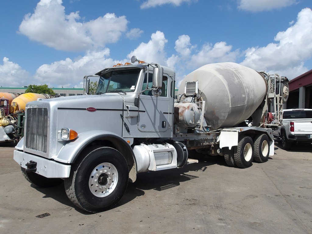 2015 PETERBILT 365 in Houston, TX