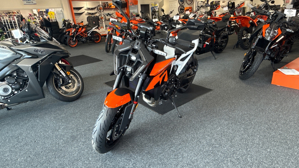 2027 KTM Duke 990 990 in Fayetteville, GA