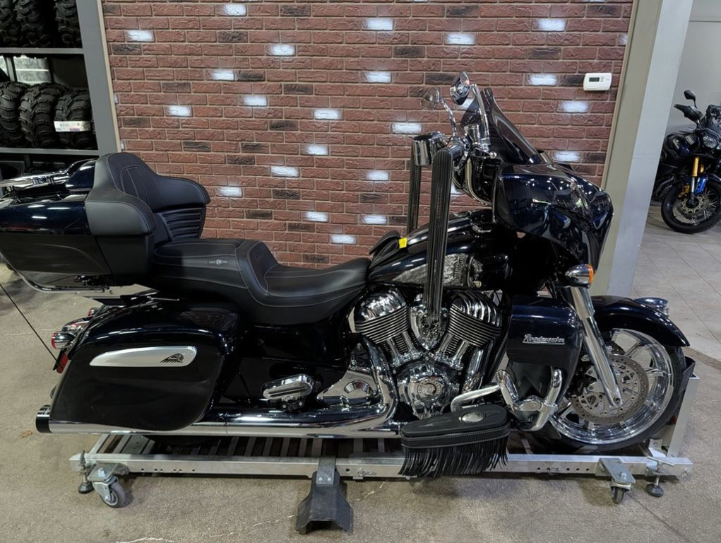 2021 Indian Roadmaster Limited Thunder Black Azure Crystal LIMITED in Dimondale, MI
