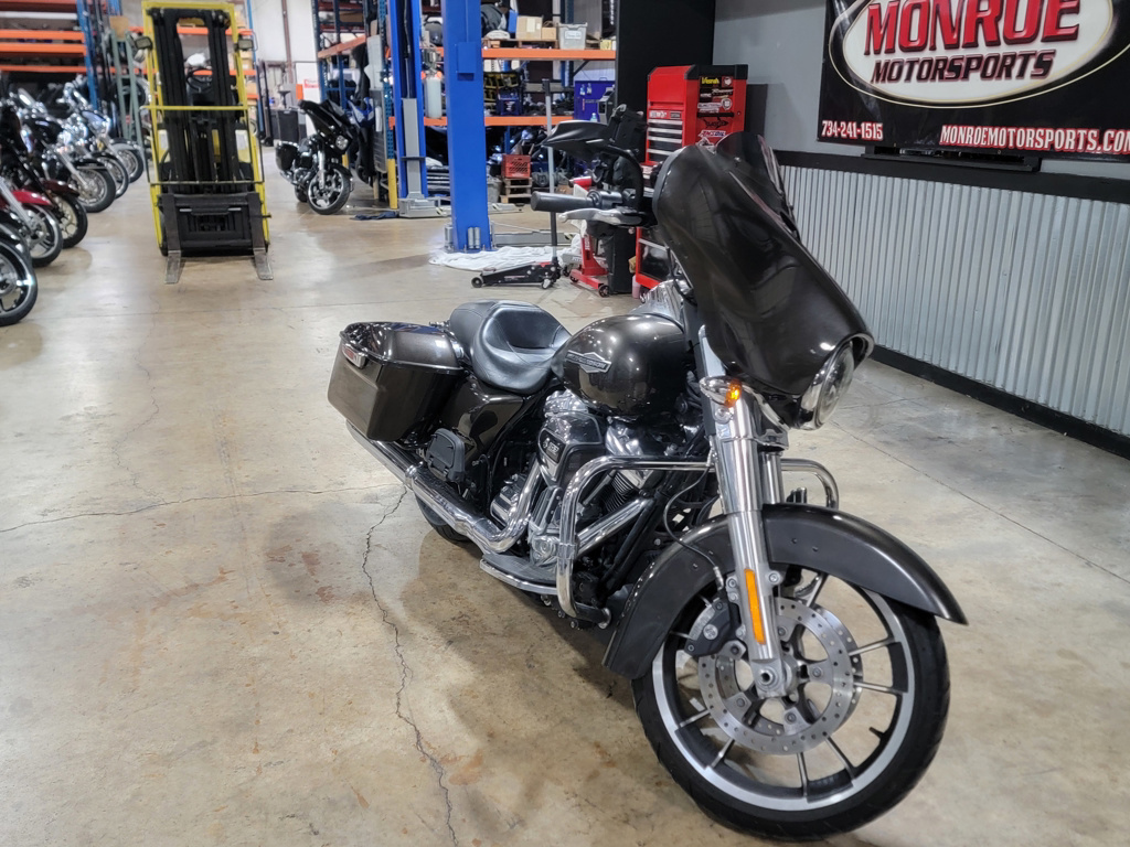 2021 Harley-Davidson FLHX FLHX in Monroe, MI