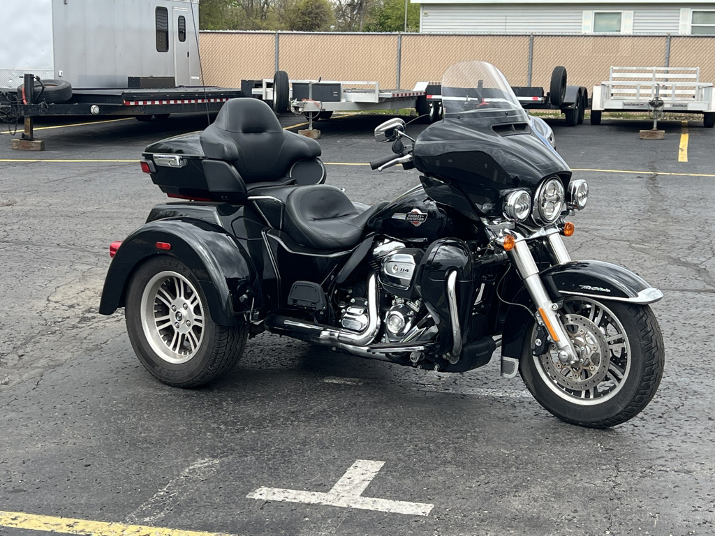 2023 Harley-Davidson FLHTCUTG ULTRA CLASSIC in Monroe, MI