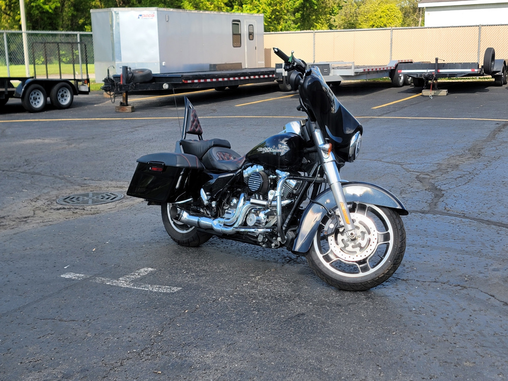2013 Harley-Davidson FLHX FLHX in Monroe, MI