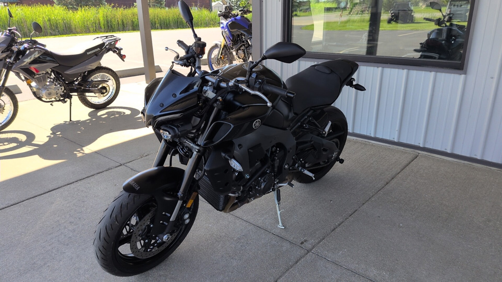 2022 Yamaha MT 10 10 in Effingham, IL